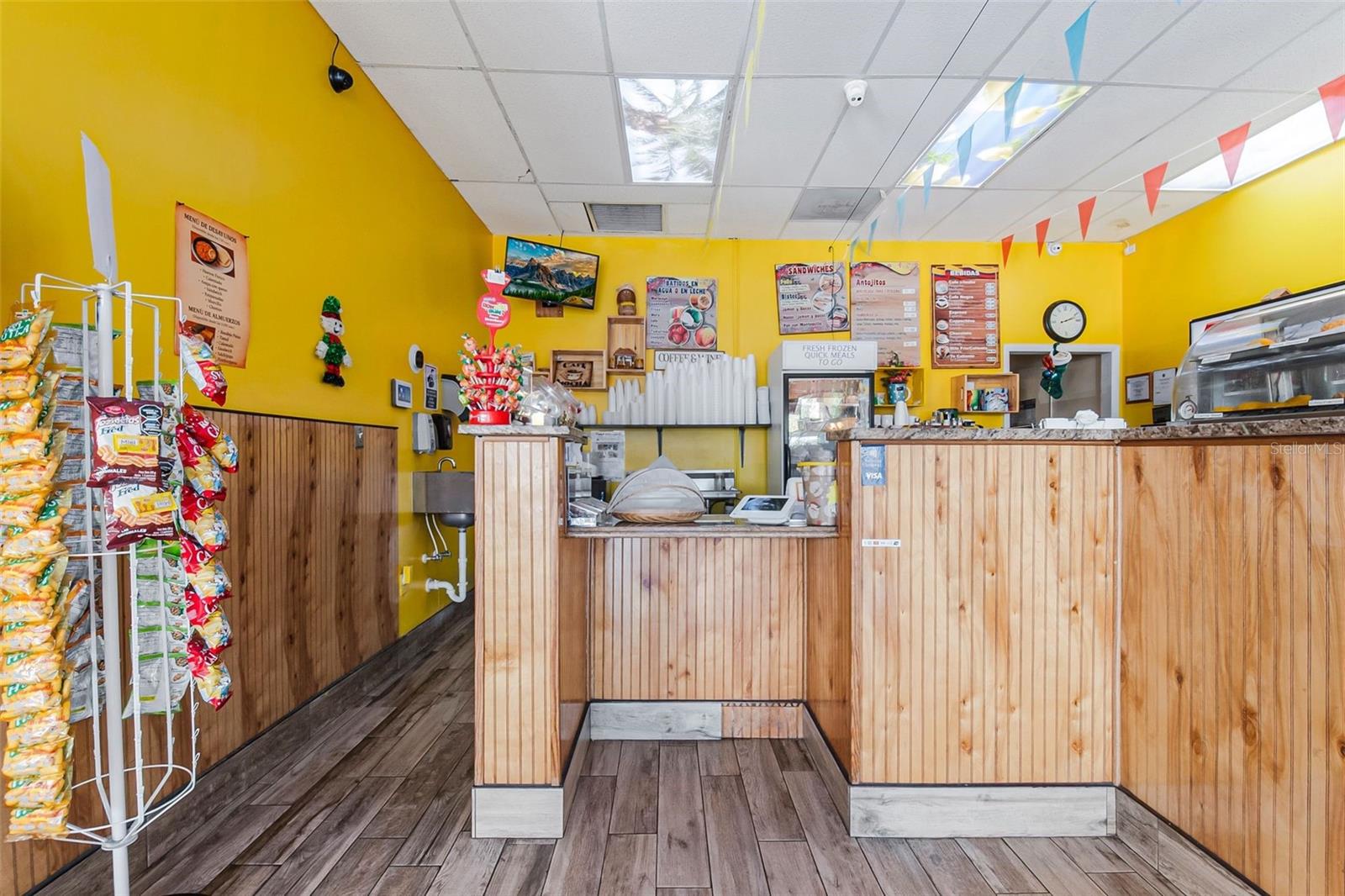 Image 16 of 52 For 2471 Semoran Boulevard