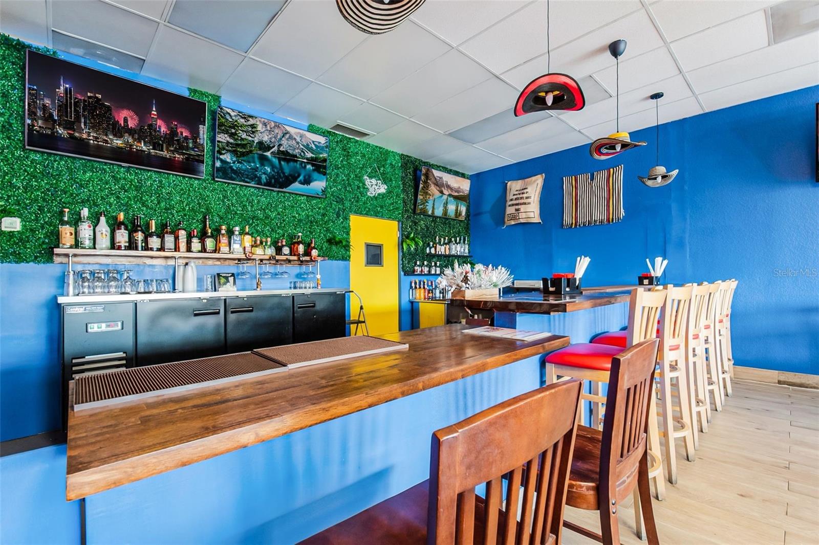 Image 6 of 52 For 2471 Semoran Boulevard