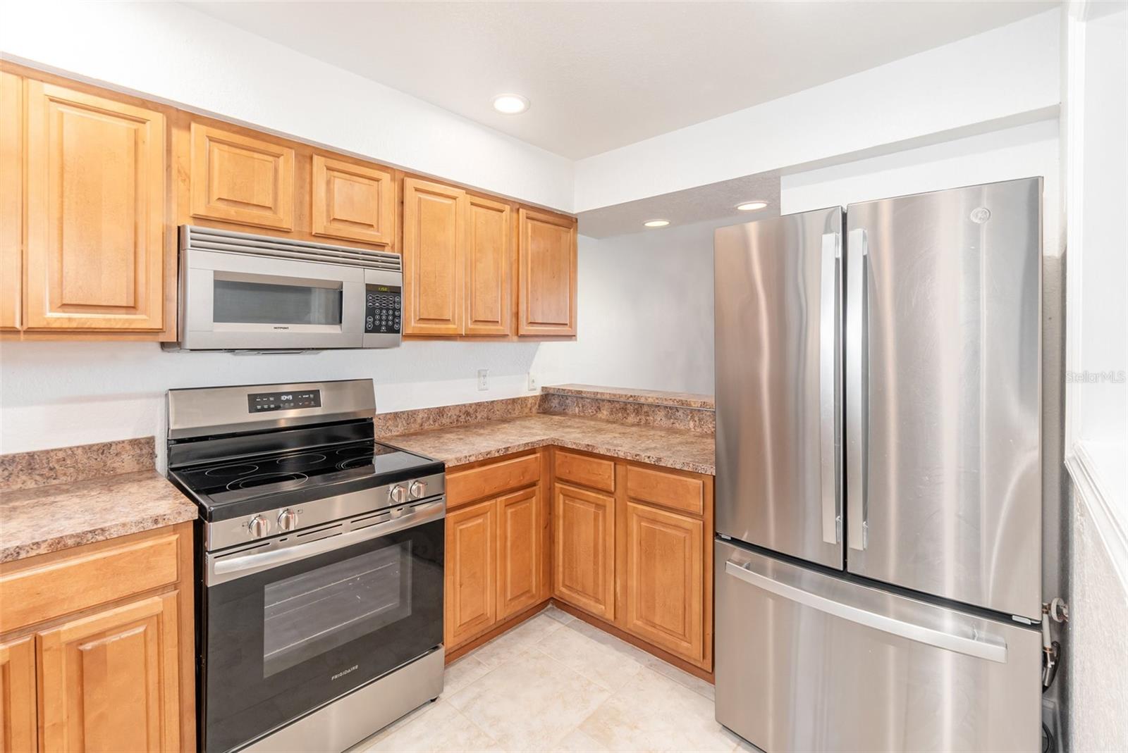 Image 14 of 44 For 940 Douglas Avenue 175