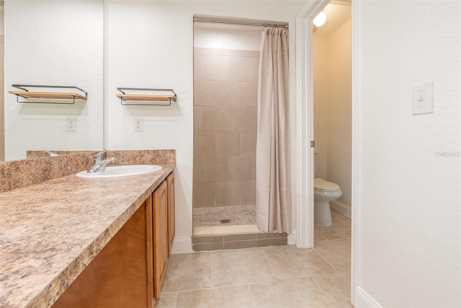 Image 23 of 44 For 940 Douglas Avenue 175