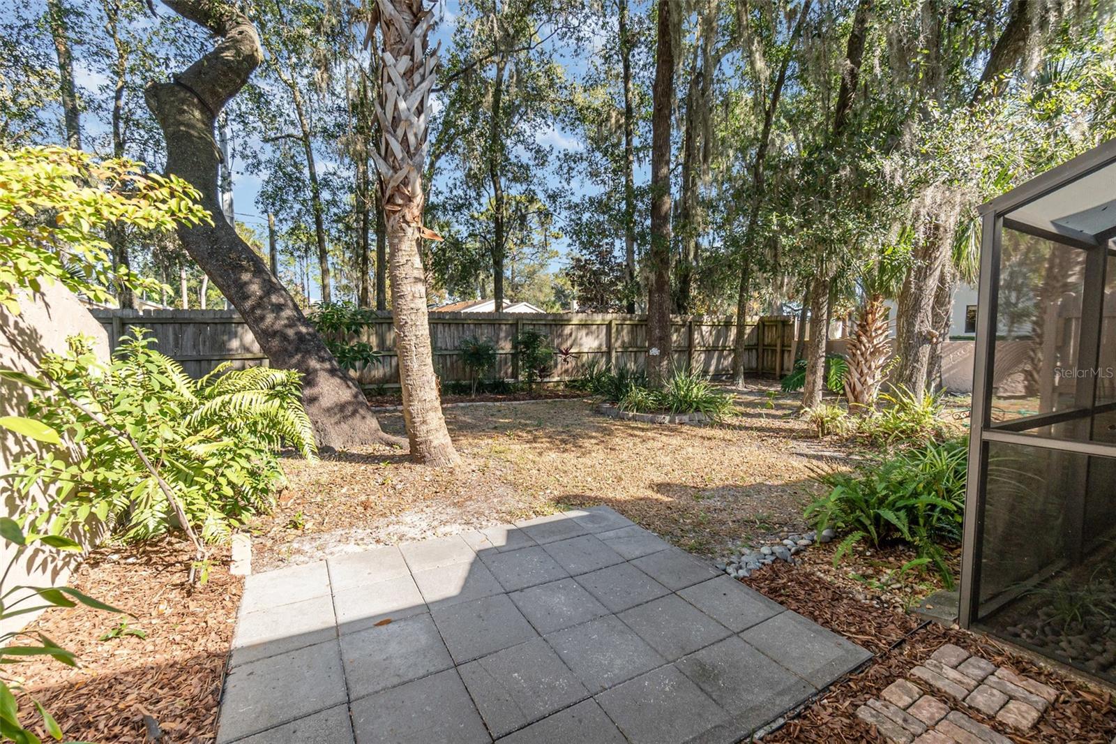 Image 27 of 44 For 940 Douglas Avenue 175