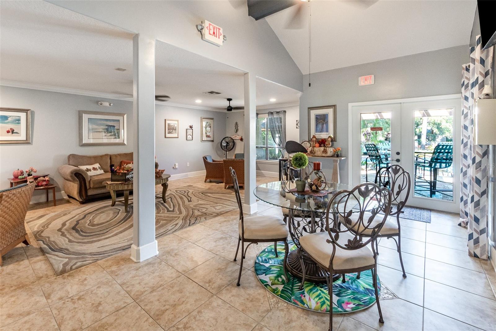 Image 33 of 44 For 940 Douglas Avenue 175