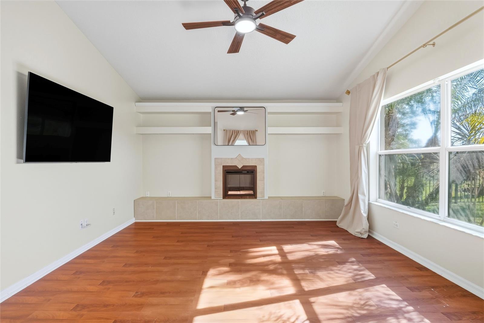 Image 12 of 42 For 15412 Amberbeam Boulevard