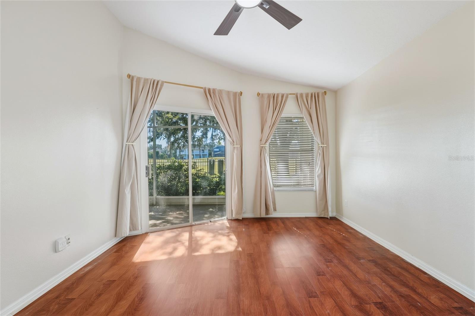 Image 13 of 42 For 15412 Amberbeam Boulevard