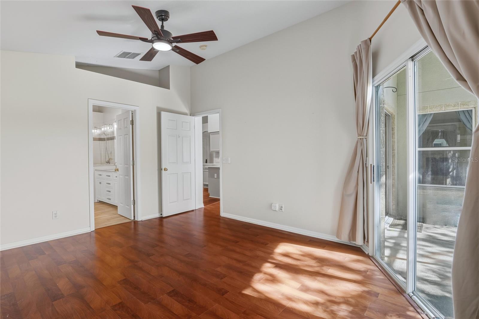 Image 14 of 42 For 15412 Amberbeam Boulevard