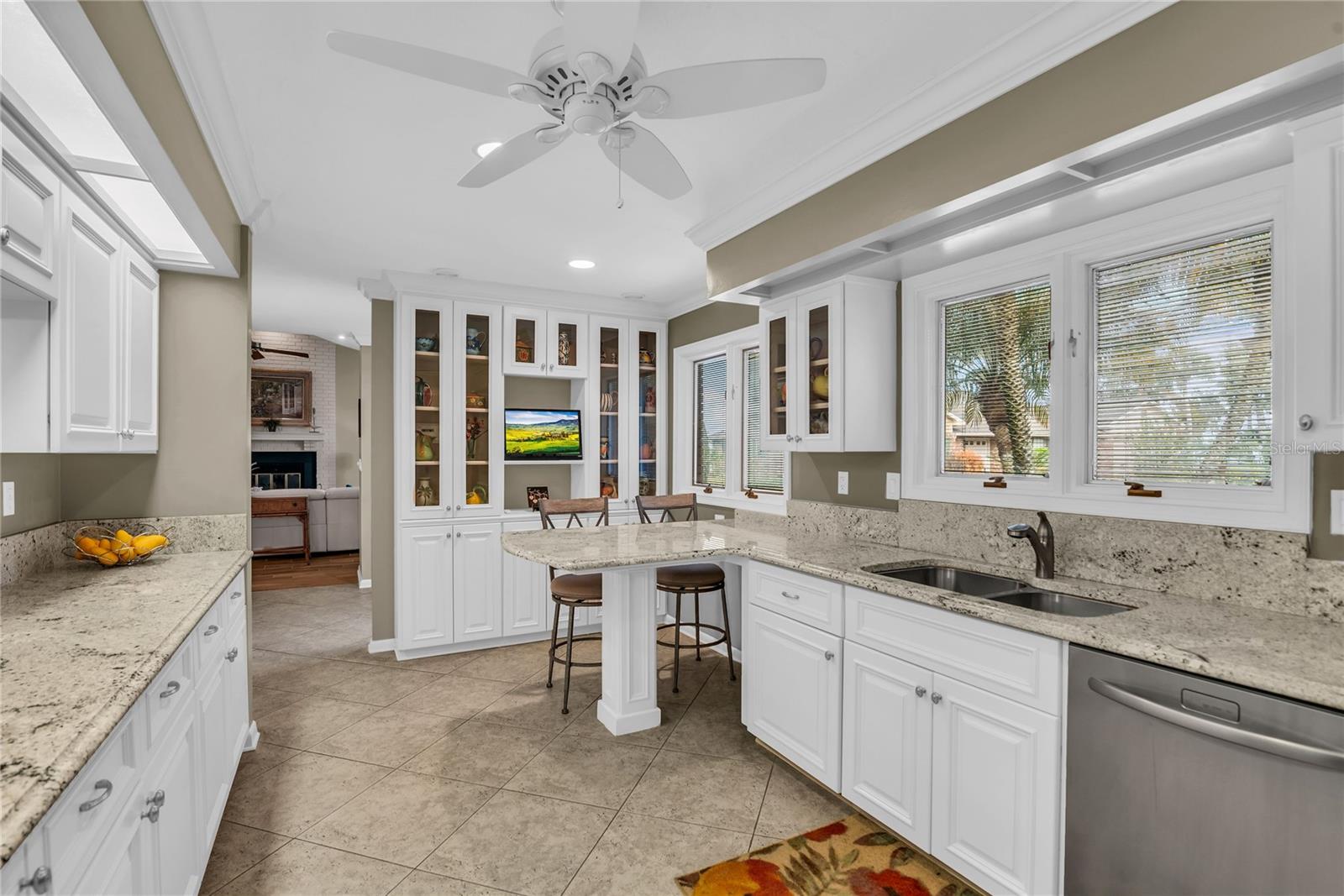 Image 10 of 83 For 104 Acacia Point