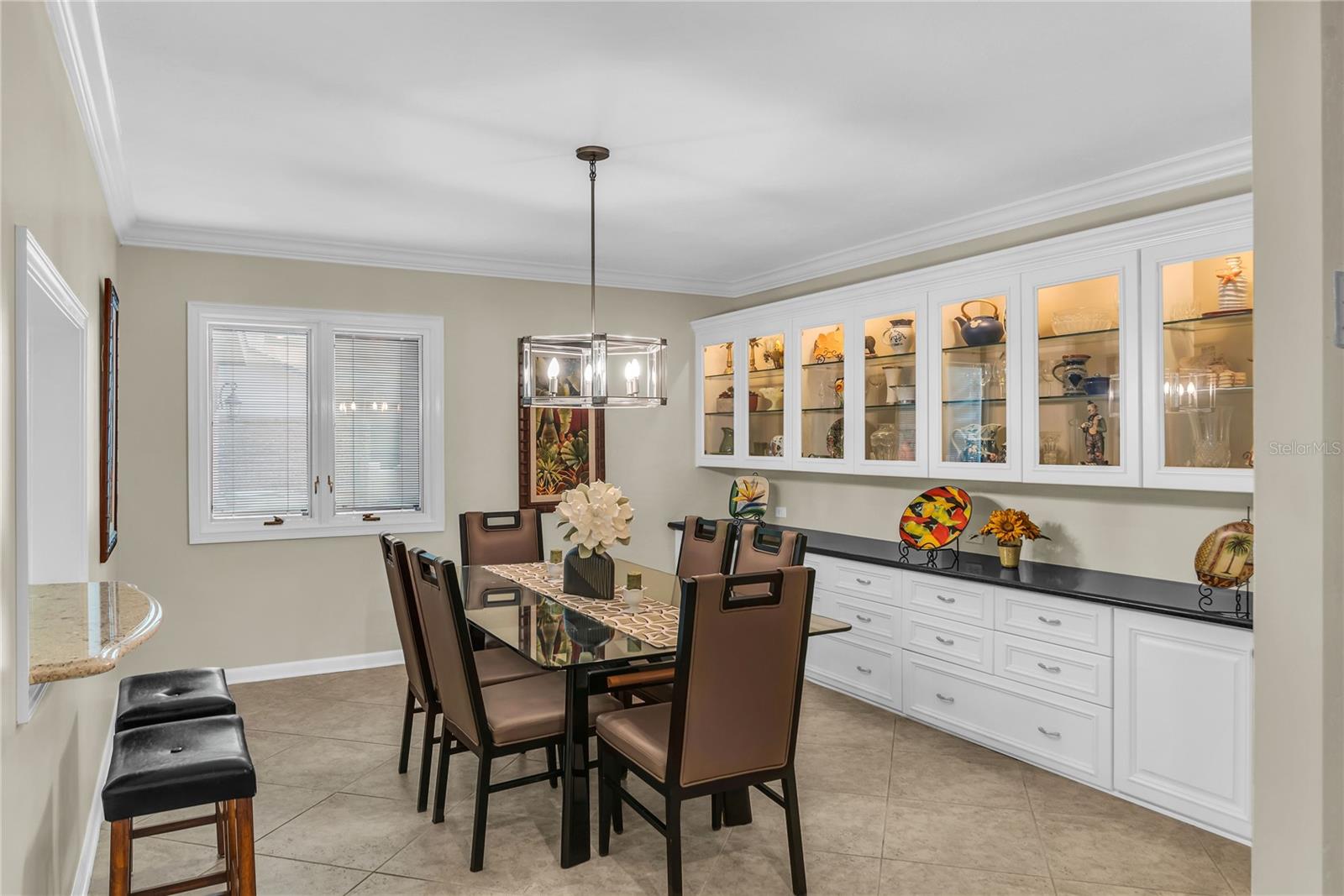 Image 11 of 83 For 104 Acacia Point