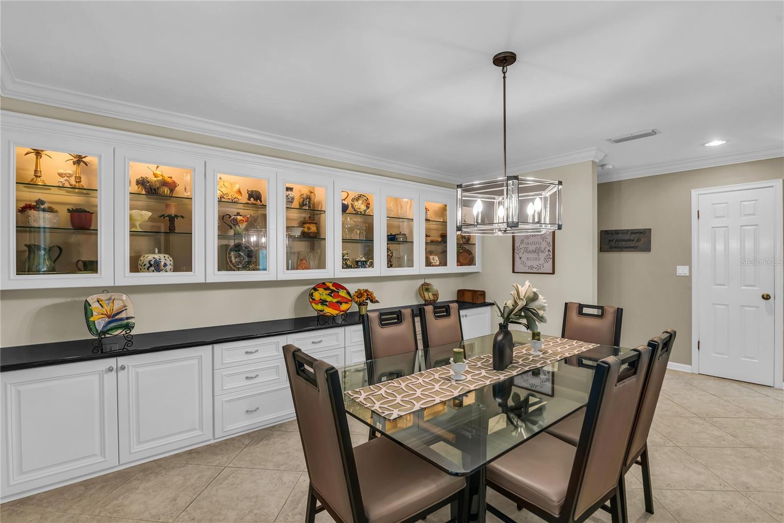 Image 13 of 83 For 104 Acacia Point