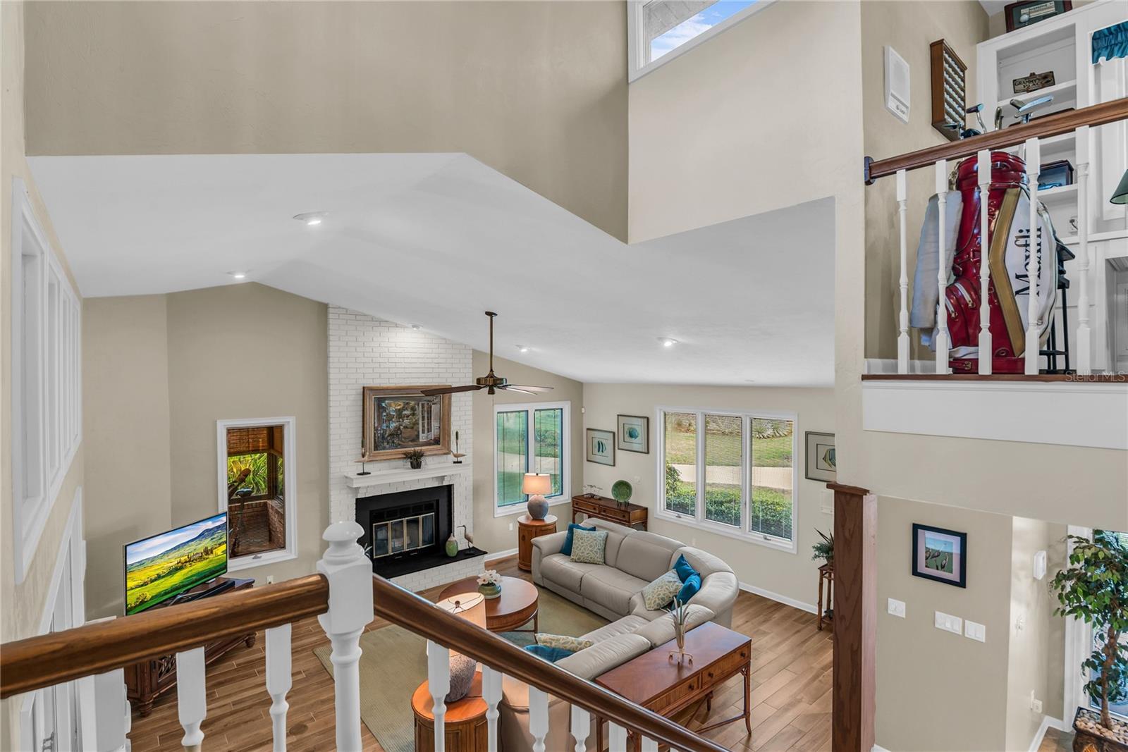 Image 28 of 83 For 104 Acacia Point