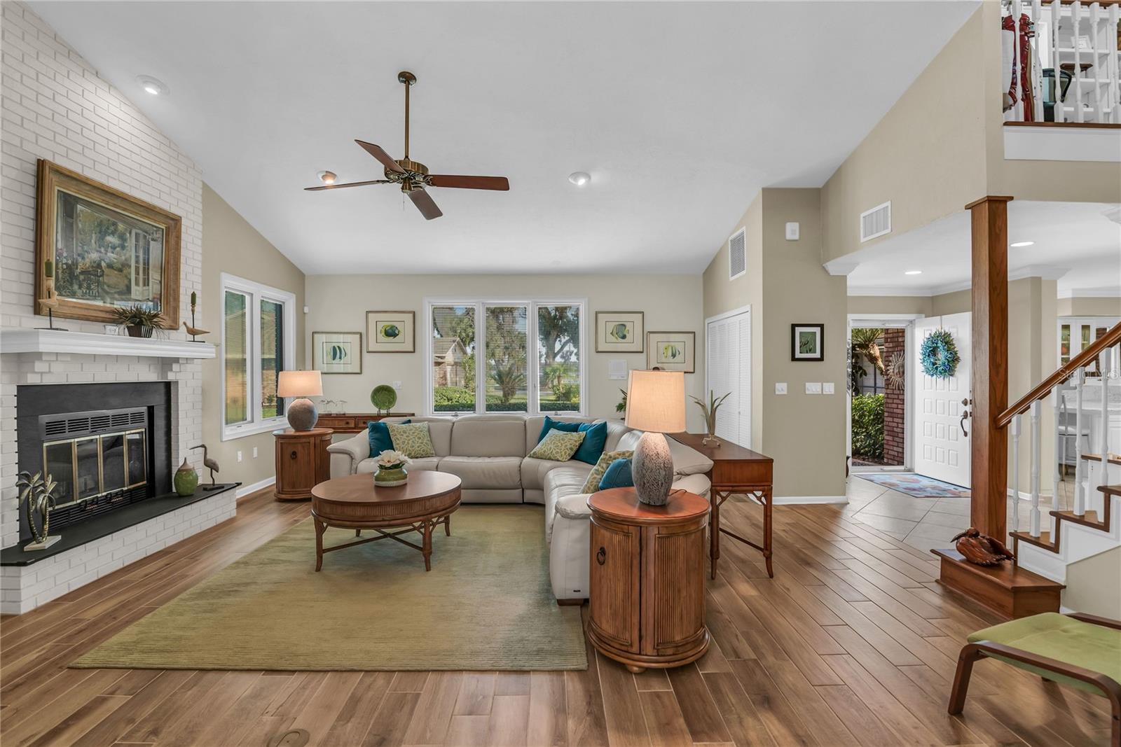 Image 3 of 83 For 104 Acacia Point