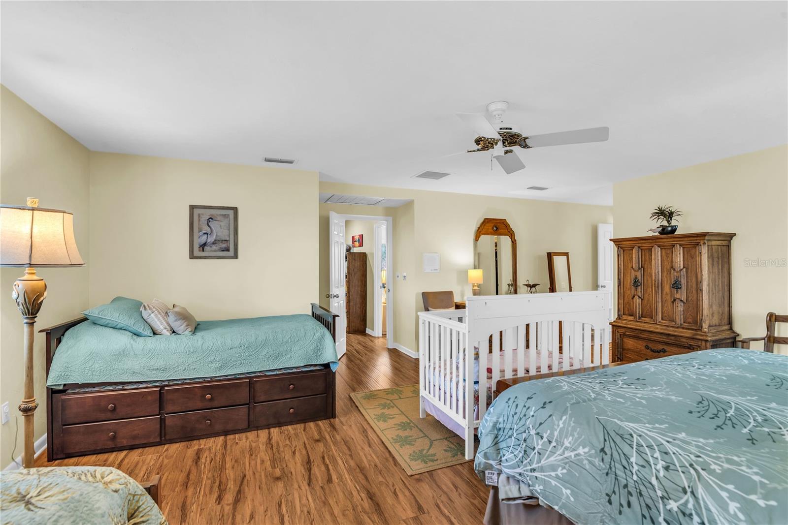 Image 33 of 83 For 104 Acacia Point