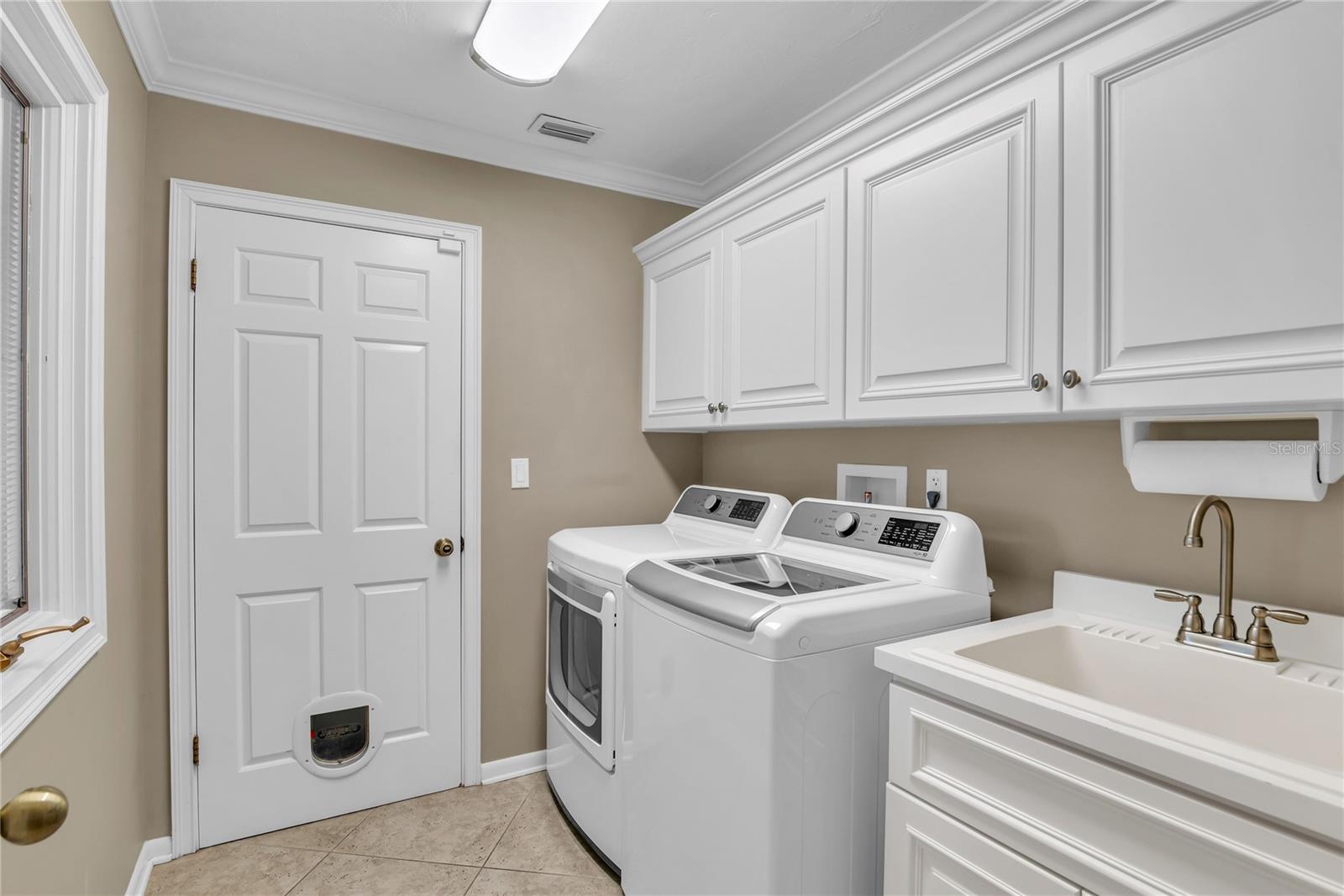 Image 44 of 83 For 104 Acacia Point