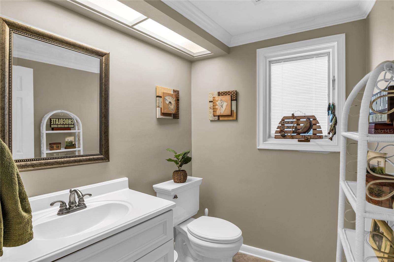 Image 45 of 83 For 104 Acacia Point