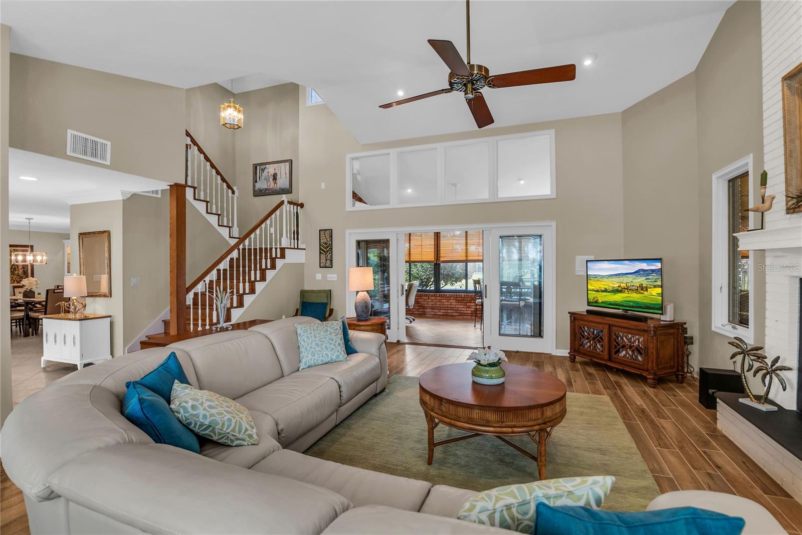 Image 5 of 83 For 104 Acacia Point