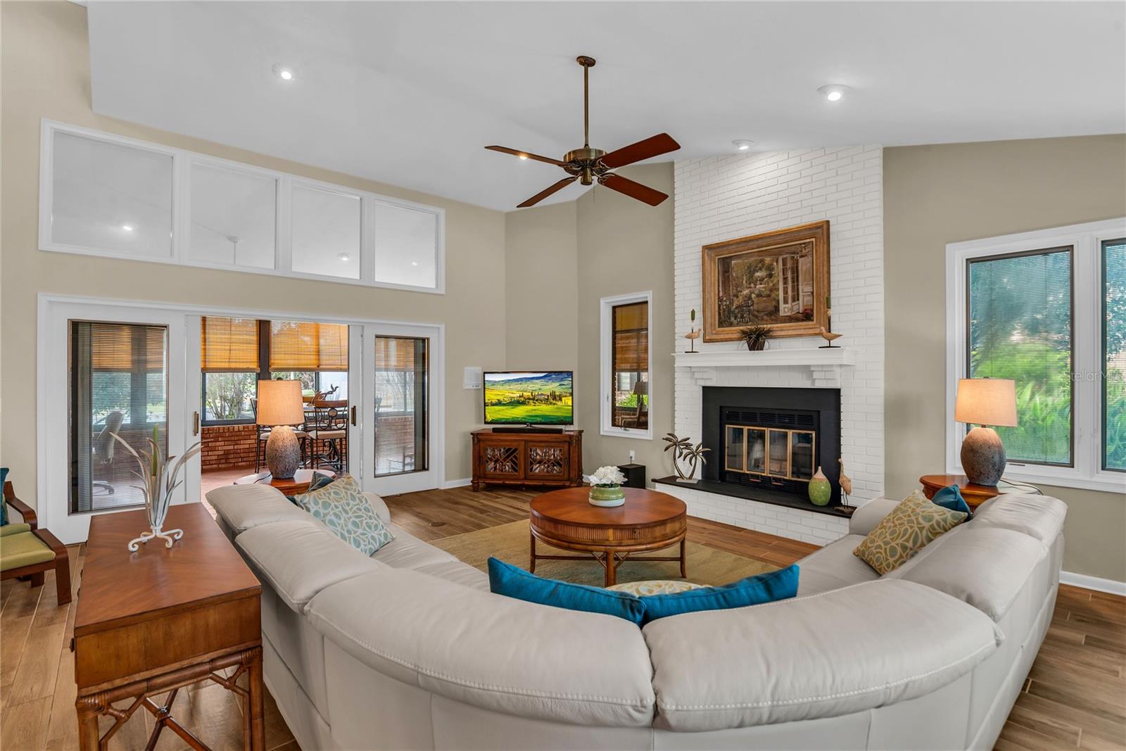 Image 6 of 83 For 104 Acacia Point