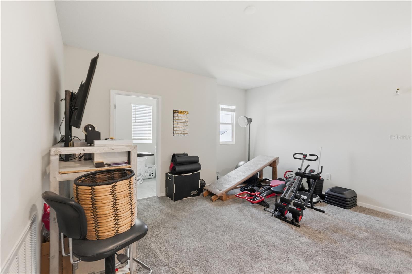 Image 28 of 47 For 1706 Chatsworth Circle