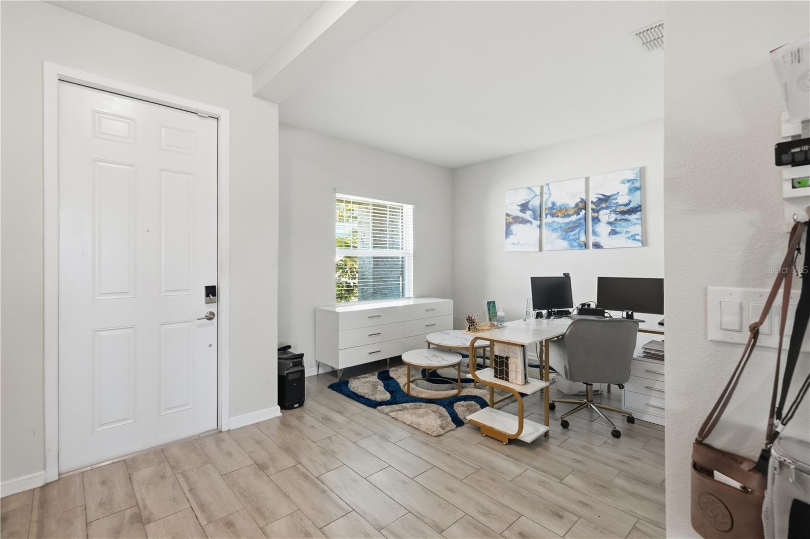 Image 3 of 47 For 1706 Chatsworth Circle