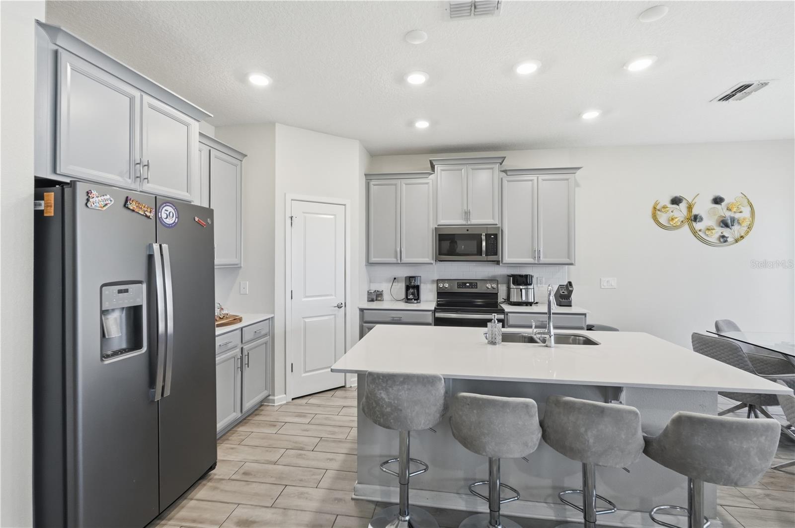 Image 6 of 47 For 1706 Chatsworth Circle