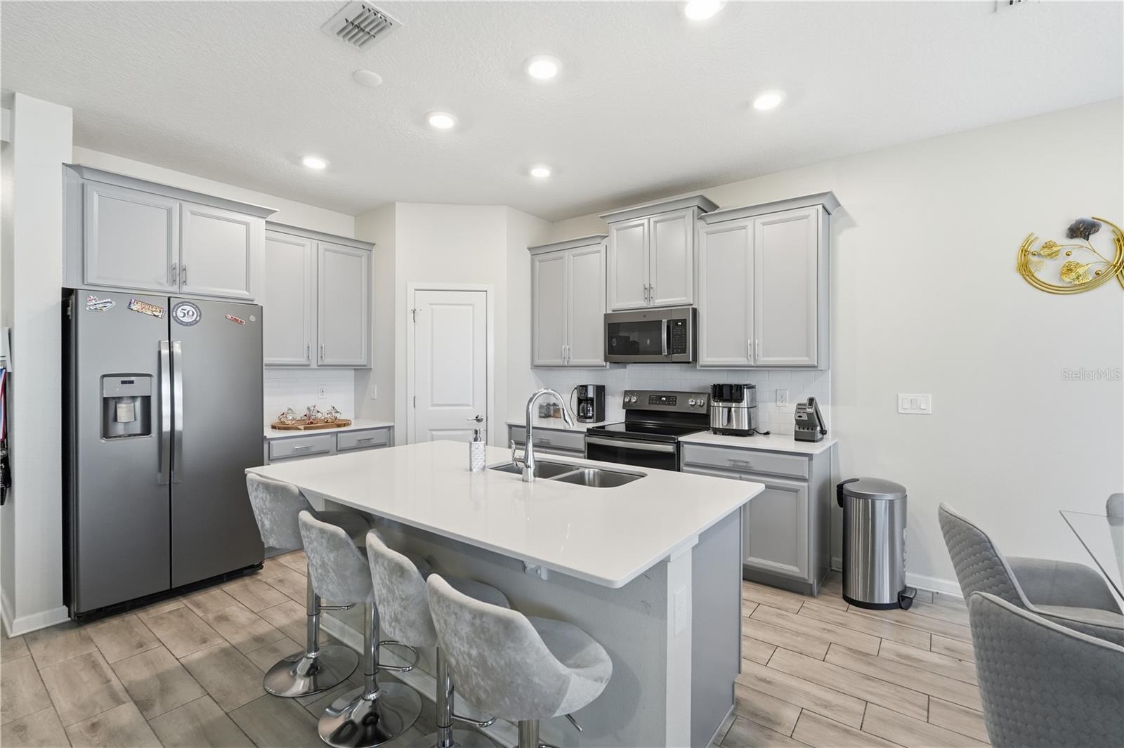 Image 7 of 47 For 1706 Chatsworth Circle