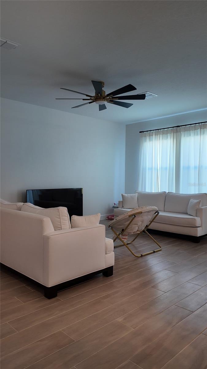 Image 11 of 19 For 8599 Sportsman Loop