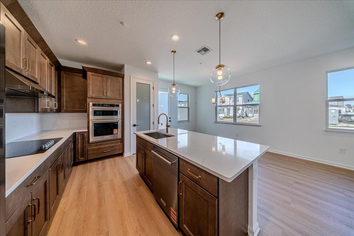 Image 16 of 73 For 1850 Falconhurst Lane