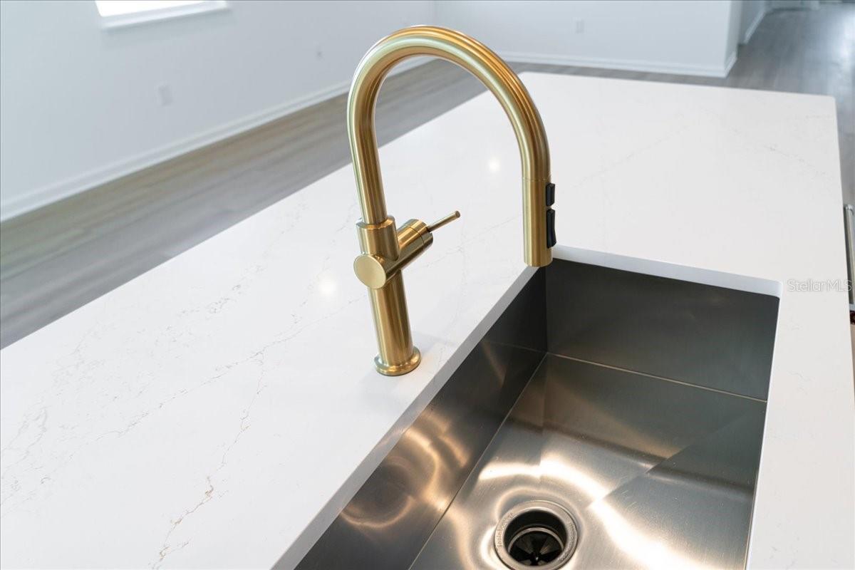 Image 21 of 73 For 1850 Falconhurst Lane