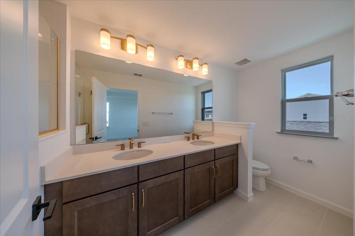 Image 40 of 73 For 1850 Falconhurst Lane