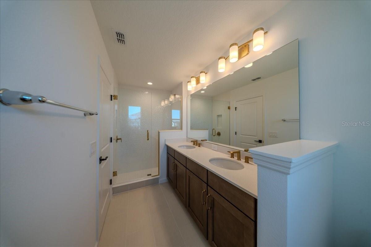 Image 41 of 73 For 1850 Falconhurst Lane