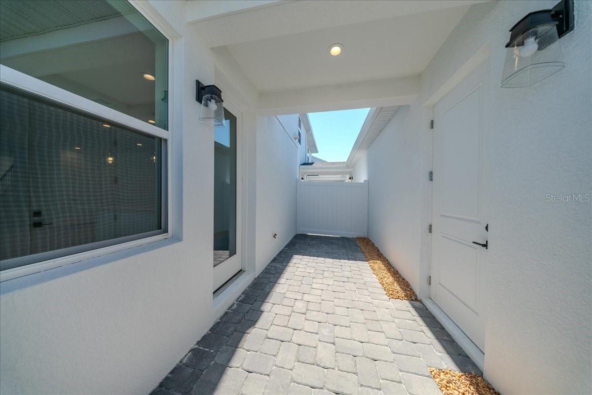 Image 50 of 73 For 1850 Falconhurst Lane