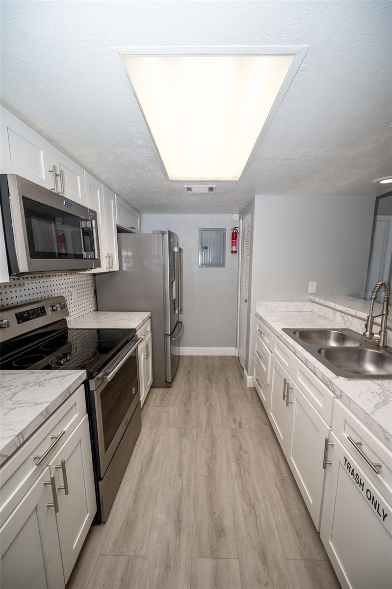 Image 13 of 27 For 2022 Ludlow Lane 2022