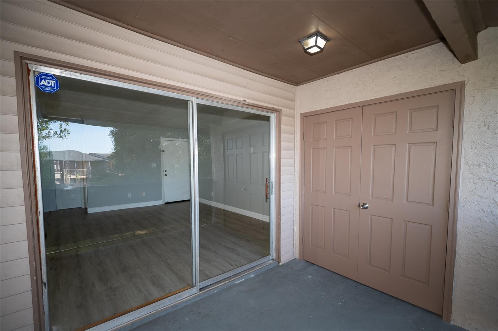 Image 16 of 27 For 2022 Ludlow Lane 2022