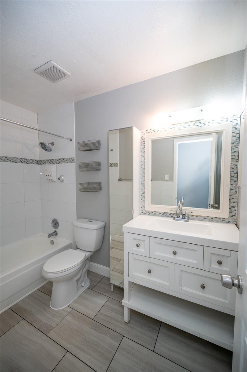 Image 19 of 27 For 2022 Ludlow Lane 2022