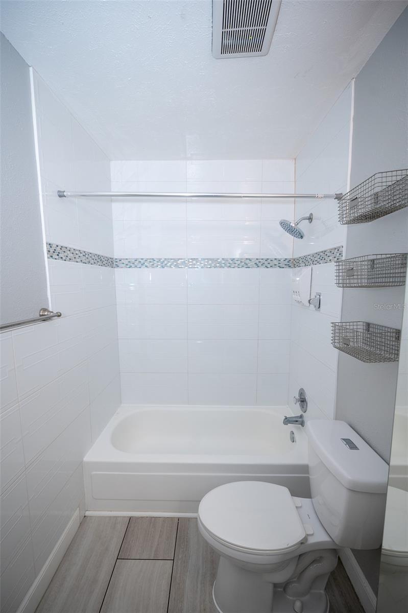 Image 23 of 27 For 2022 Ludlow Lane 2022