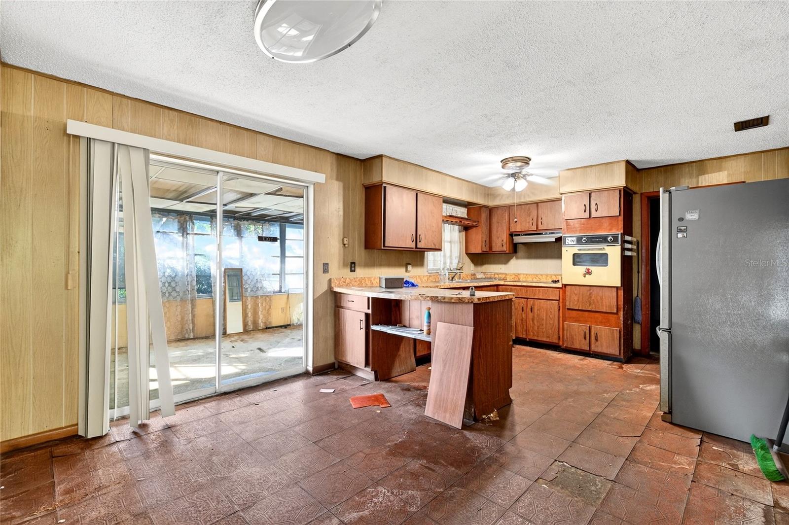 Image 15 of 24 For 2104 38th Avenue