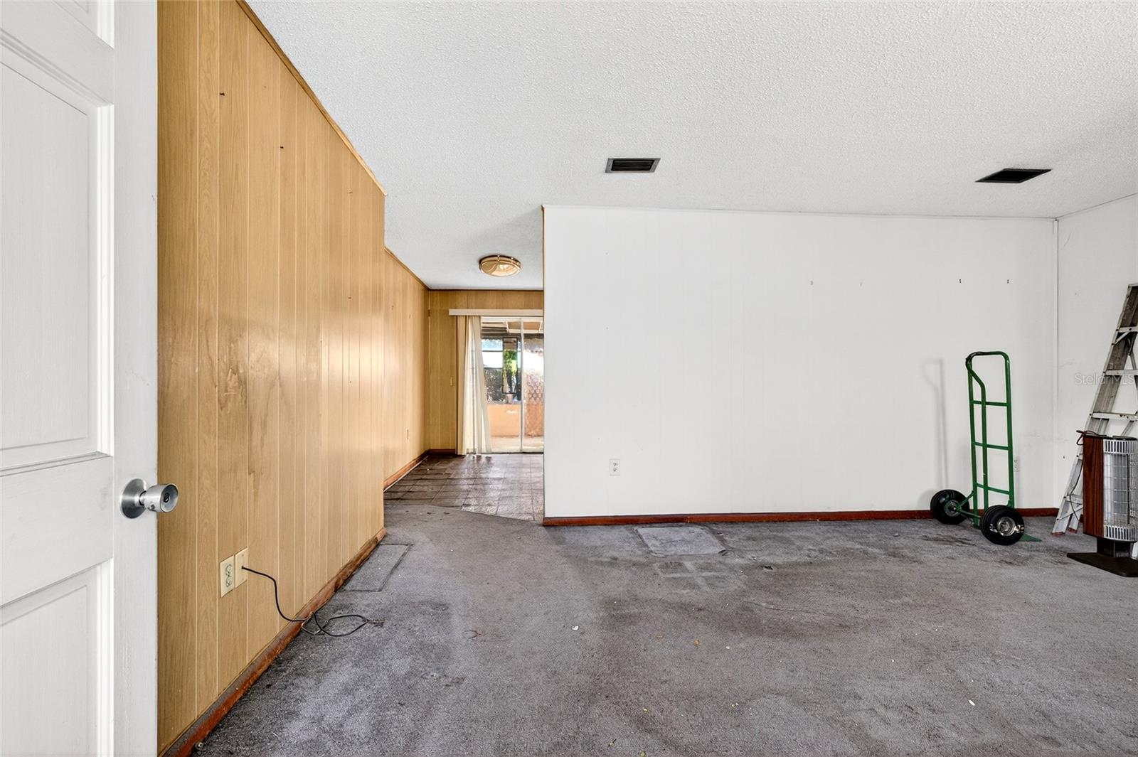 Image 3 of 24 For 2104 38th Avenue