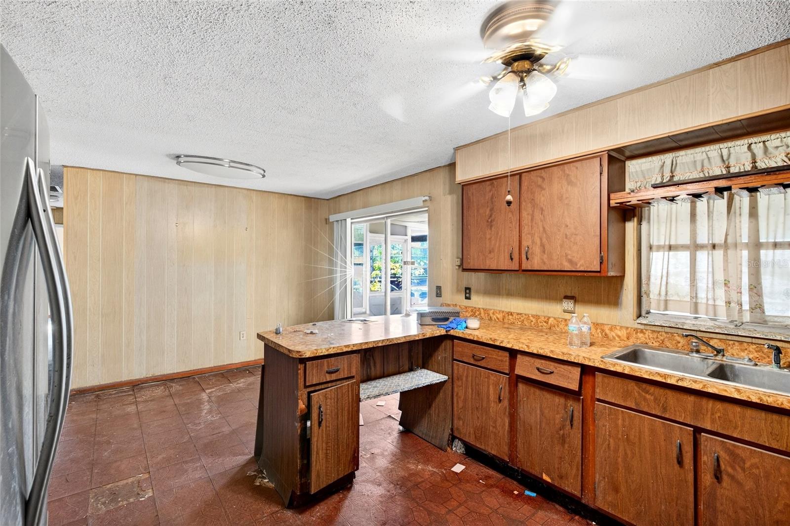 Image 8 of 24 For 2104 38th Avenue