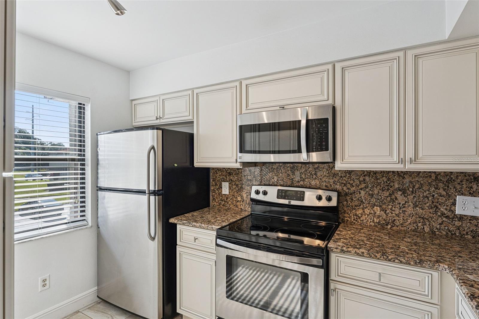 Image 5 of 27 For 3210 Candle Ridge Drive 203