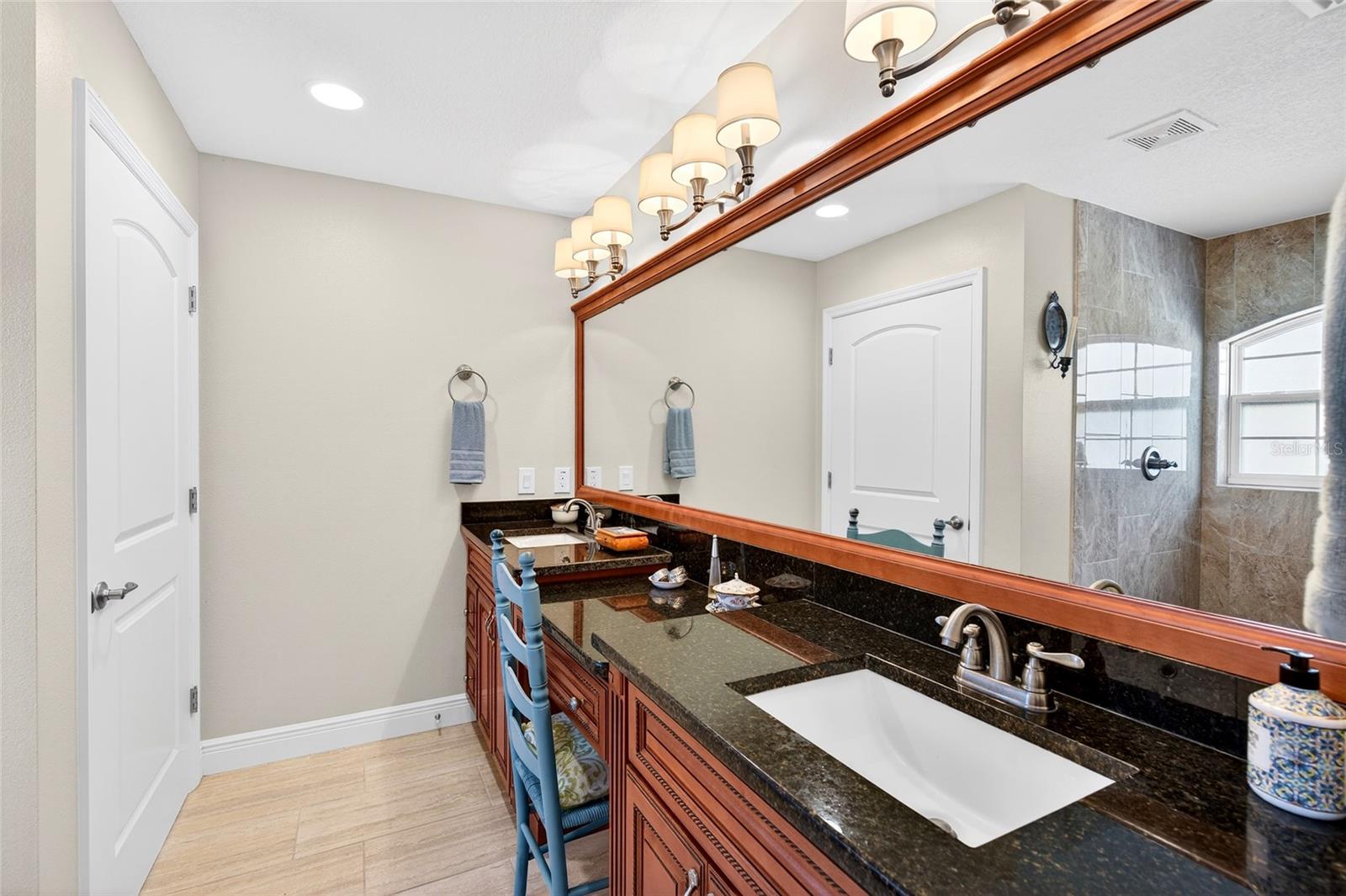 Image 12 of 68 For 7420 117th Terrace