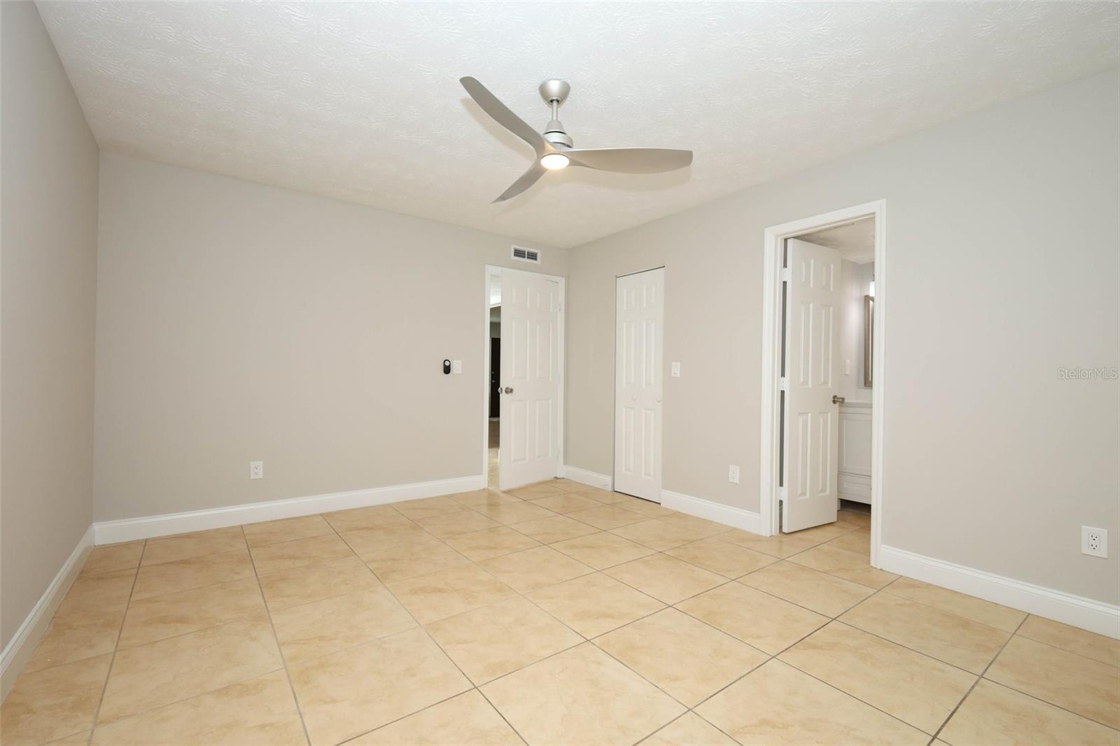 Image 17 of 41 For 5301 Hansel Avenue A17