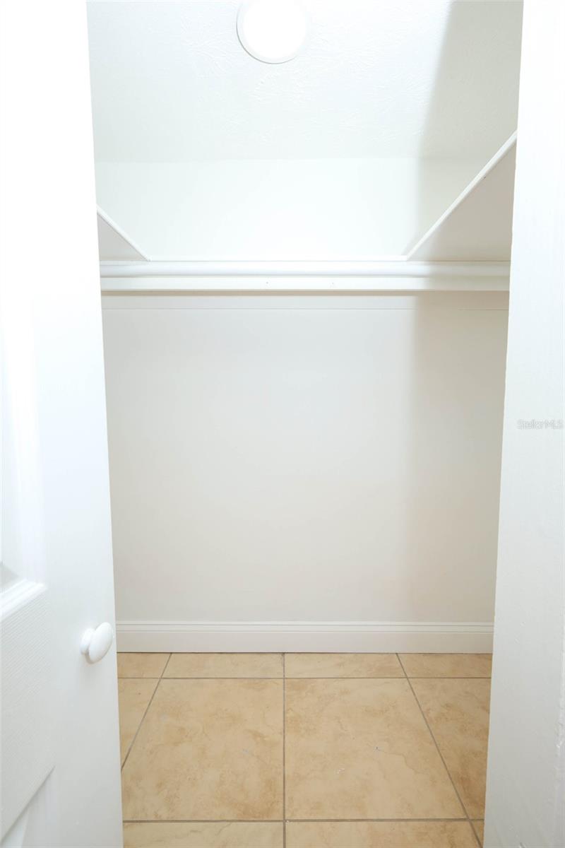 Image 19 of 41 For 5301 Hansel Avenue A17