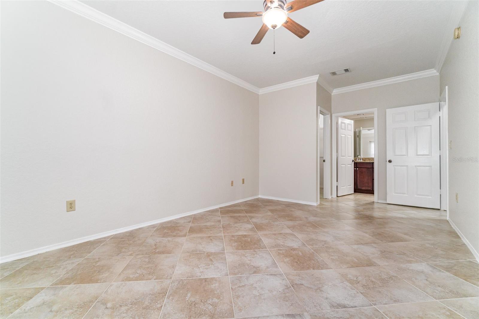 Image 20 of 31 For 138 Villa Di Este Terrace 208