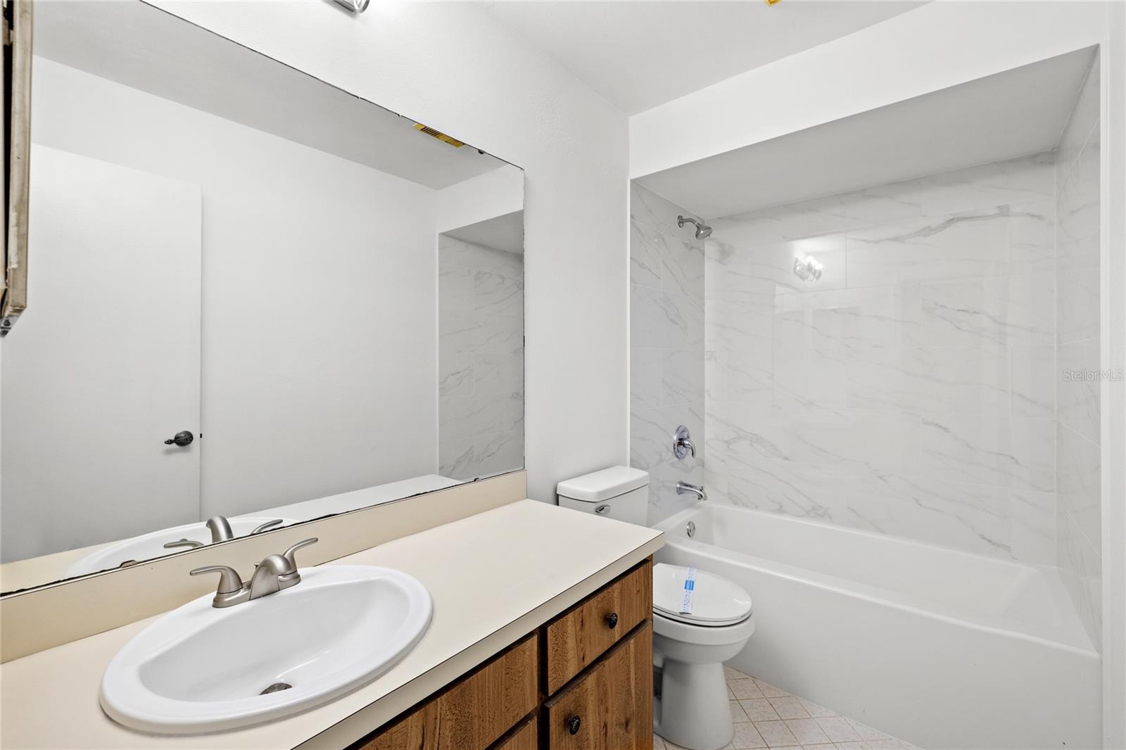 Image 17 of 44 For 2796 Shadybranch Drive