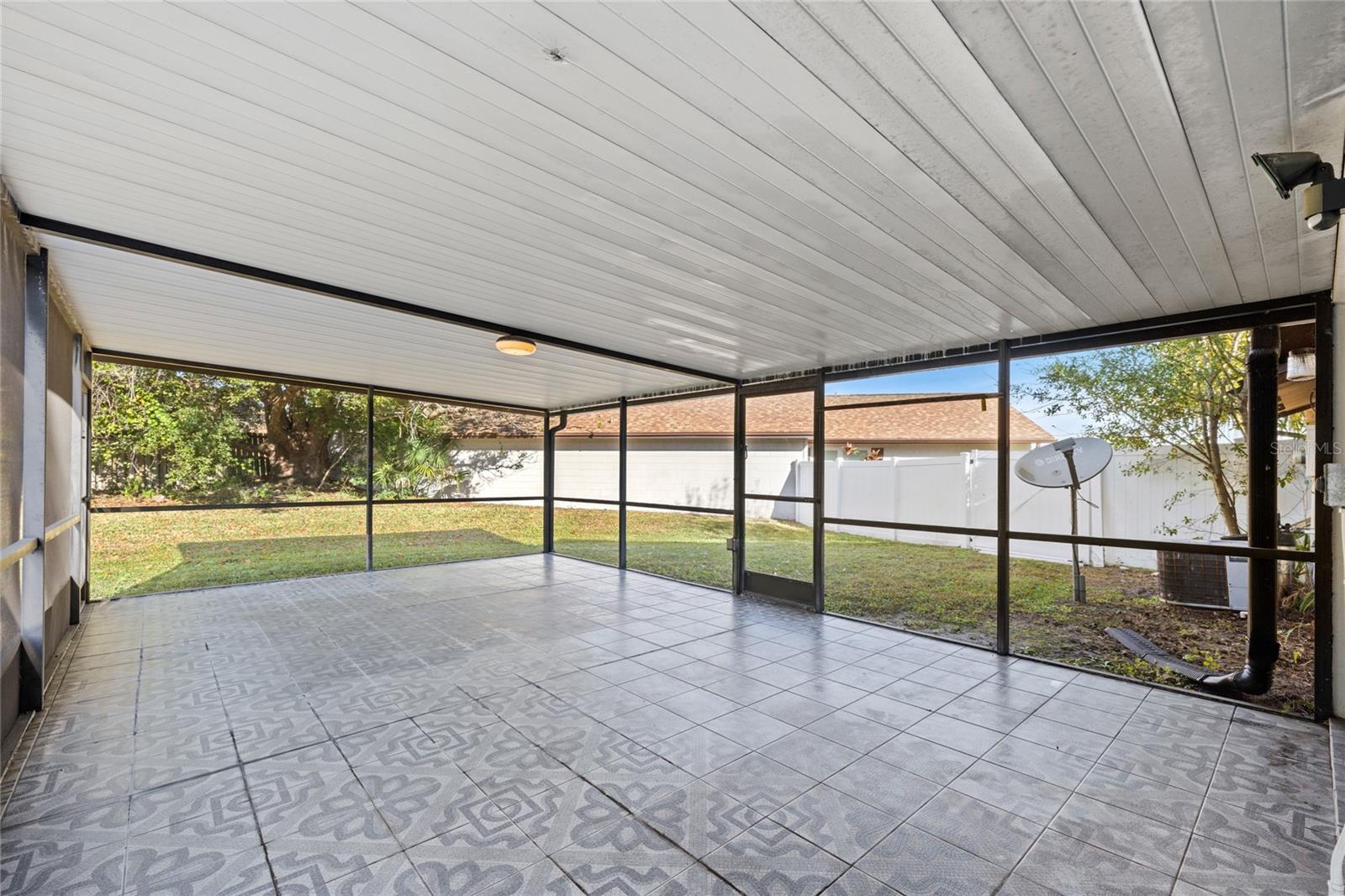 Image 24 of 44 For 2796 Shadybranch Drive