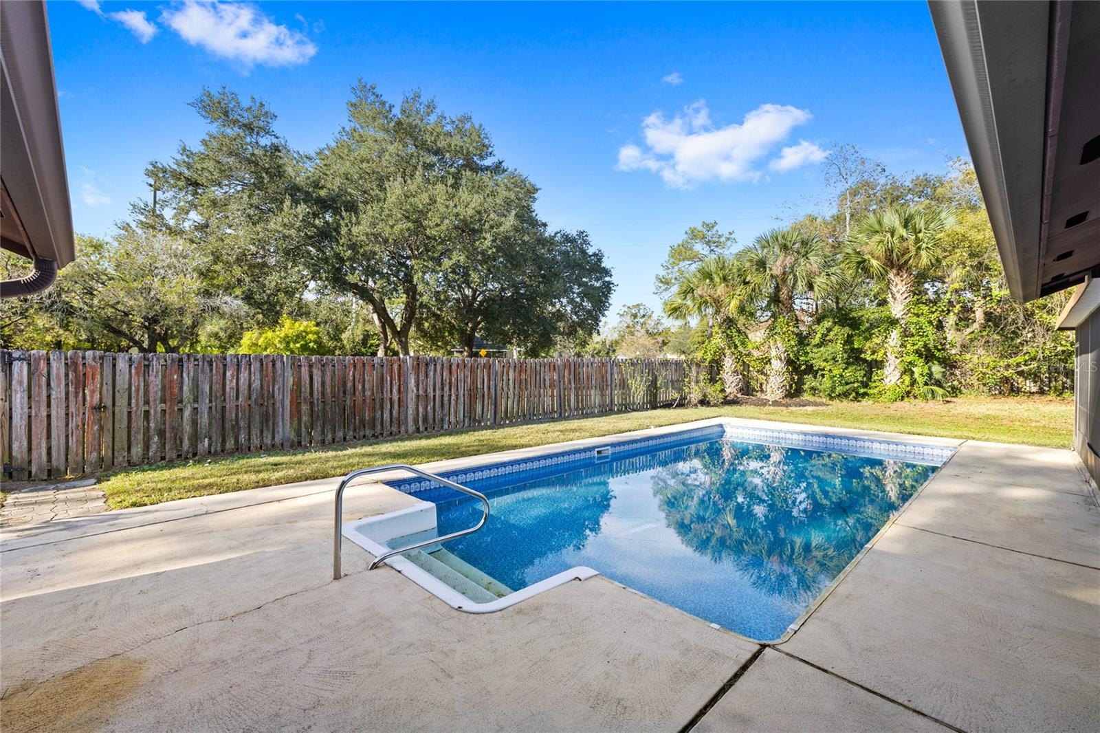 Image 32 of 44 For 2796 Shadybranch Drive