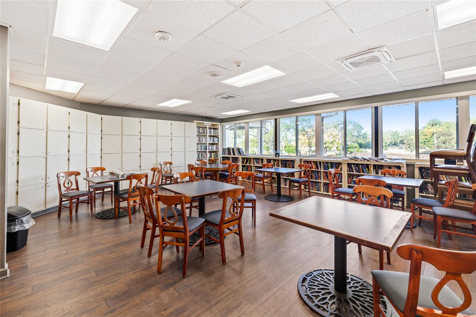 Image 37 of 44 For 2796 Shadybranch Drive