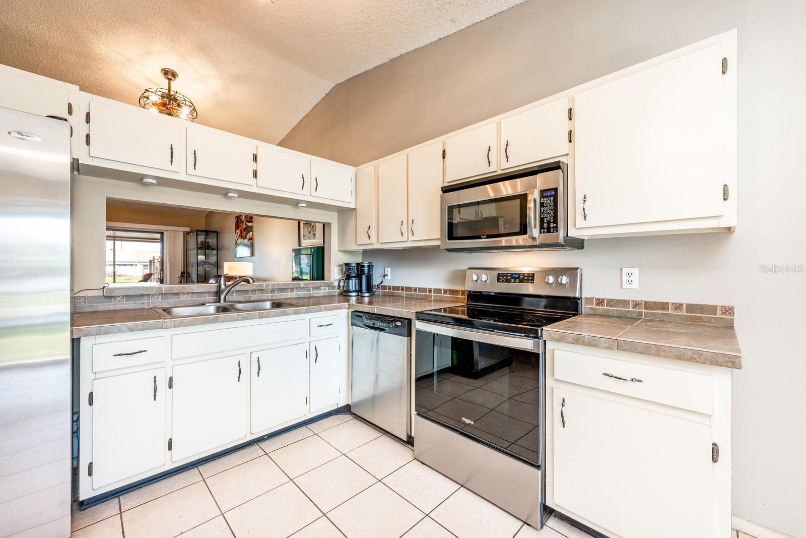 Image 9 of 27 For 3070 Curry Woods Drive