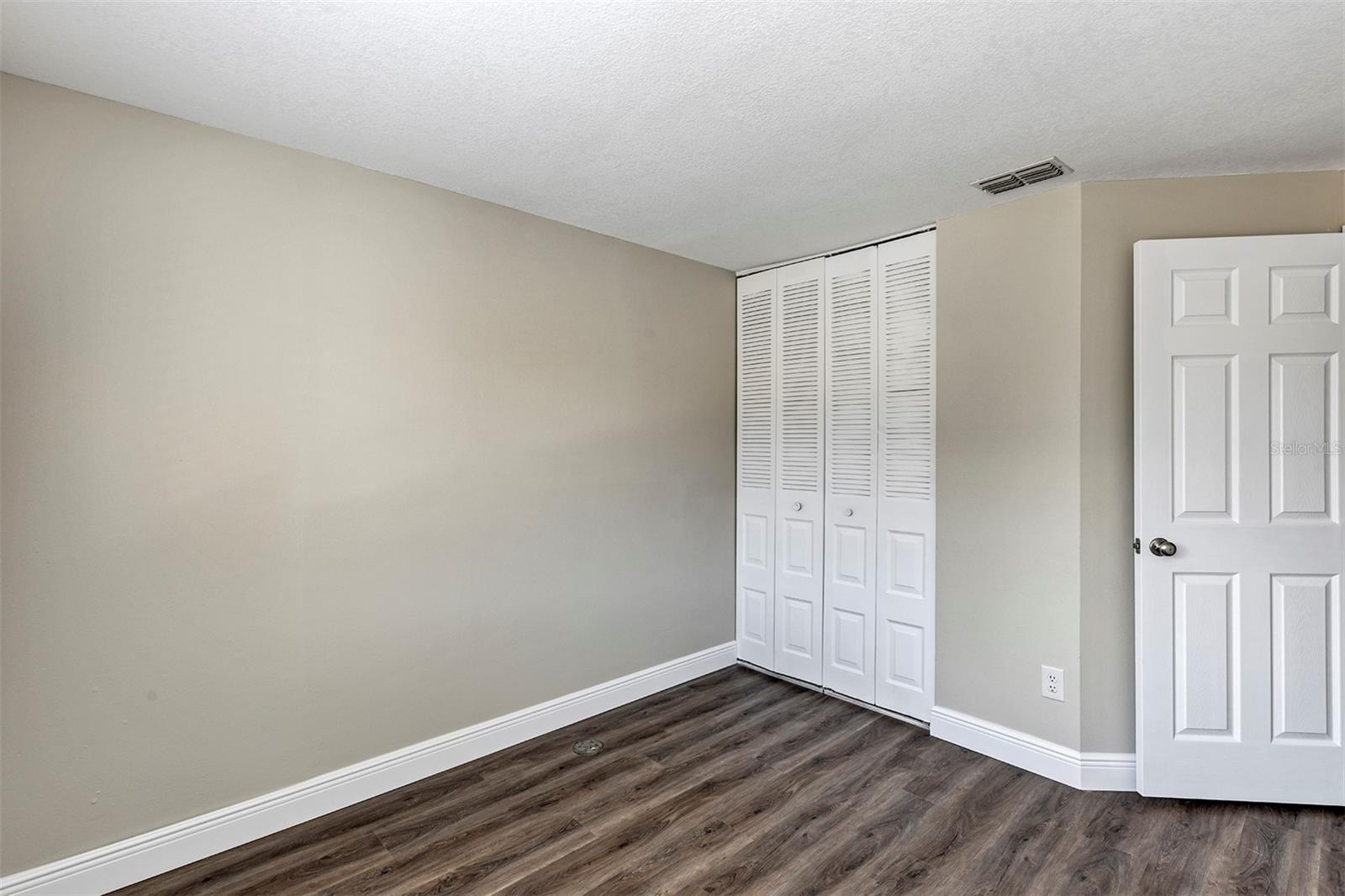 Image 22 of 28 For 4904 Silver Oaks Village C