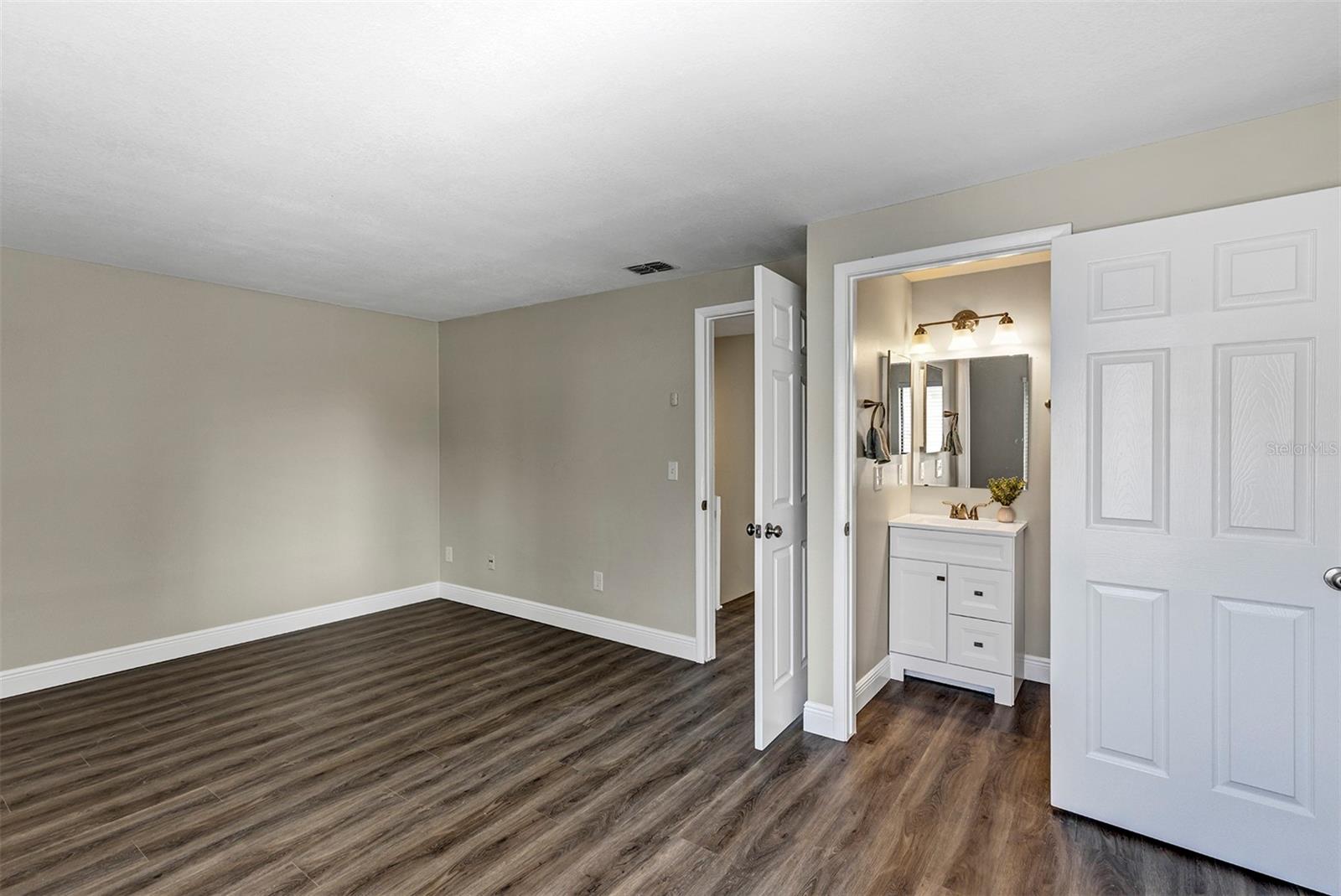 Image 26 of 28 For 4904 Silver Oaks Village C