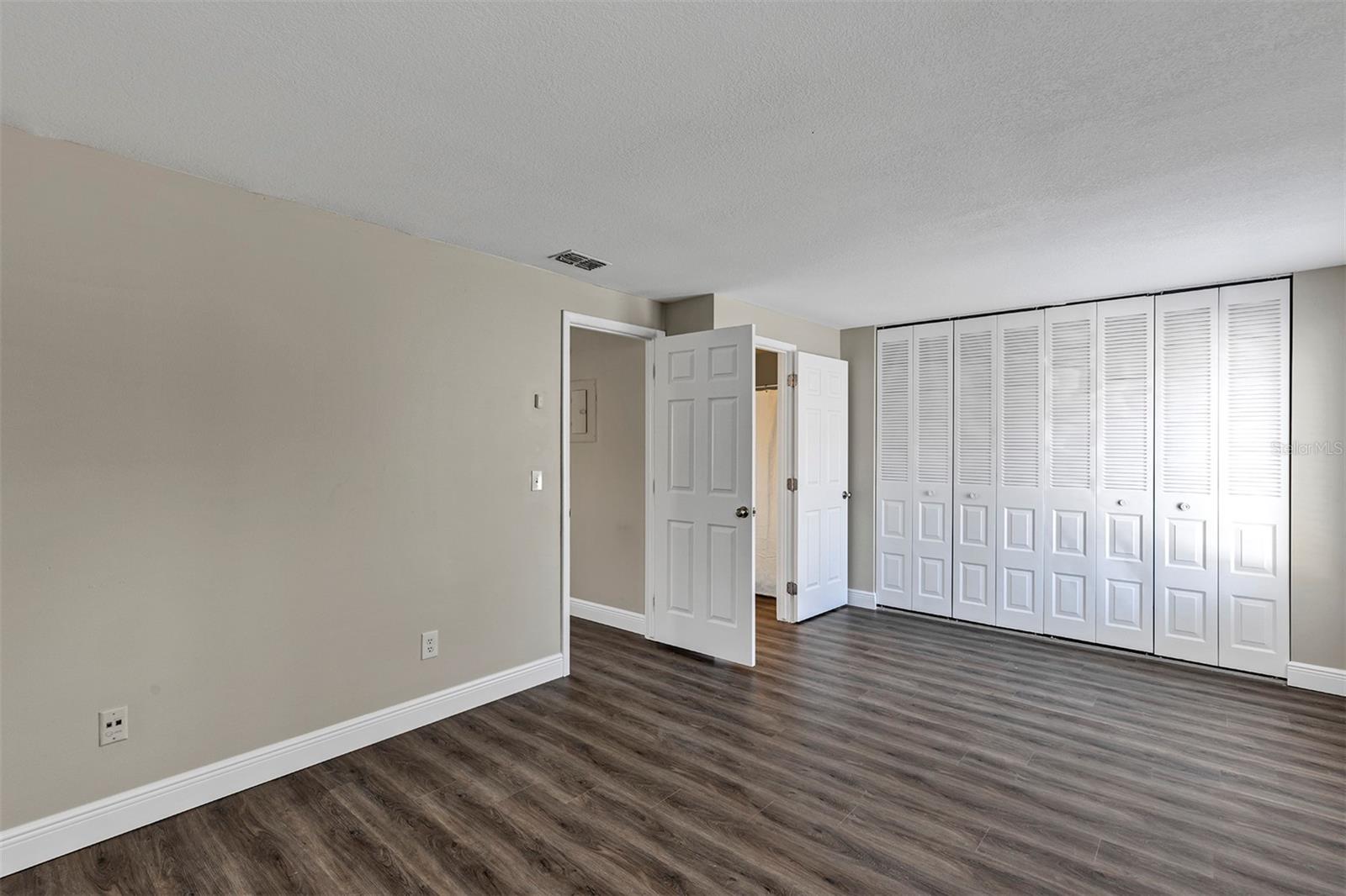 Image 27 of 28 For 4904 Silver Oaks Village C