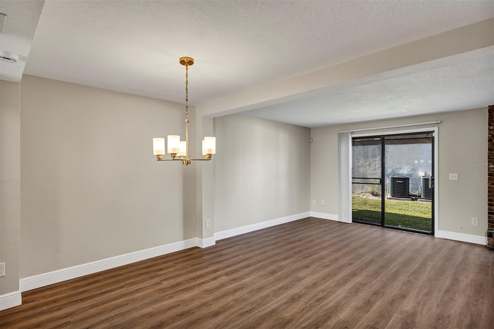 Image 9 of 28 For 4904 Silver Oaks Village C